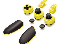 画像ギャラリー No.004のサムネイル画像 / 左スティックとD-Padの配置を交換できるThrustmaster製ゲームパッドが国内発売。PS公式ライセンス取得済み
