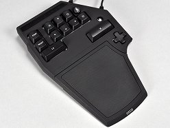 画像ギャラリー No.010のサムネイル画像 / SCEのライセンスを得たPS3用マウスはどれだけ使えるのか。HORIの「タクティカルアサルトコマンダー3」を試す