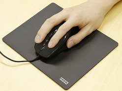 画像ギャラリー No.022のサムネイル画像 / SCEのライセンスを得たPS3用マウスはどれだけ使えるのか。HORIの「タクティカルアサルトコマンダー3」を試す