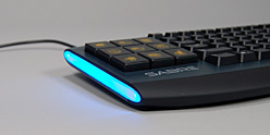 画像ギャラリー No.005のサムネイル画像 / OCZ製キーボード「Sabre」レビュー。有機ELパネルを埋め込んだプログラマブルキーは誰のためのものか