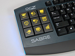 画像ギャラリー No.013のサムネイル画像 / OCZ製キーボード「Sabre」レビュー。有機ELパネルを埋め込んだプログラマブルキーは誰のためのものか