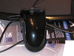 画像ギャラリー No.008のサムネイル画像 / ［TGS 2008＃036］PS3用のFPS向けコントローラ「FragFX」に新型登場，来年にはPC用も