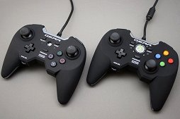 画像ギャラリー No.001のサムネイル画像 / “FPS特化”を謳うHORIのゲームパッド「FPSアサルトパッド」レビュー。感度調節機能や追加ボタンは有用だが……