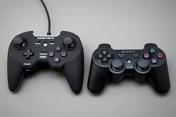 画像ギャラリー No.002のサムネイル画像 / “FPS特化”を謳うHORIのゲームパッド「FPSアサルトパッド」レビュー。感度調節機能や追加ボタンは有用だが……