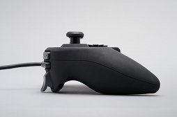 画像ギャラリー No.003のサムネイル画像 / “FPS特化”を謳うHORIのゲームパッド「FPSアサルトパッド」レビュー。感度調節機能や追加ボタンは有用だが……