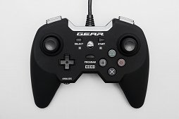 画像ギャラリー No.015のサムネイル画像 / “FPS特化”を謳うHORIのゲームパッド「FPSアサルトパッド」レビュー。感度調節機能や追加ボタンは有用だが……