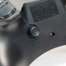 画像ギャラリー No.007のサムネイル画像 / HORI，サッカーゲームに特化したゲームパッド「ファンタジスタ」を11月に発売。背面アナログスティックなどの独自機能で操作性の向上を図る