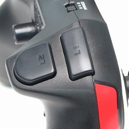 画像ギャラリー No.009のサムネイル画像 / HORI，サッカーゲームに特化したゲームパッド「ファンタジスタ」を11月に発売。背面アナログスティックなどの独自機能で操作性の向上を図る