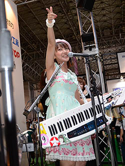 画像ギャラリー No.005のサムネイル画像 / ［TGS 2011］モモーイこと桃井はるこさんも参加した「伊藤賢治のトライアングル・セッション」の公開録音をレポート 