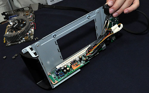 画像ギャラリー No.010のサムネイル画像 / ［COMPUTEX］MSIに聞く，129ドルのノートPC向けグラフィックス拡張ボックス「GUS」詳細。内部写真を世界初公開