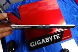 画像ギャラリー No.015のサムネイル画像 / GIGABYTE，ゲーマー向けUltrabookを発表。「GeForce GT 650M」採用モデルと「GeForce GT 640M」採用モデルの2機種