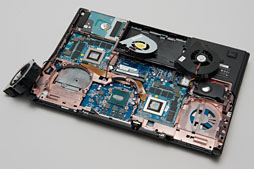 画像ギャラリー No.006のサムネイル画像 / 【PR】ドスパラ初のSLIノートPC「Note GALLERIA GM680M」完全検証。速さだけでなく，使い勝手も一級品だ