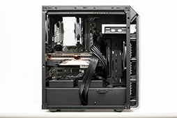 画像ギャラリー No.018のサムネイル画像 / 【PR】7年ぶりにPCケースを一新した「GALLERIA」が目指すのはゲーマーの「相棒」。新製品に込めた思いと設計のこだわりを聞いてみた