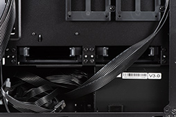 画像ギャラリー No.030のサムネイル画像 / 【PR】新生GALLERIAのハイエンドモデル「UA9C-R80T」は，こだわりのPCケースで使い勝手と高性能を両立したゲームPCだ