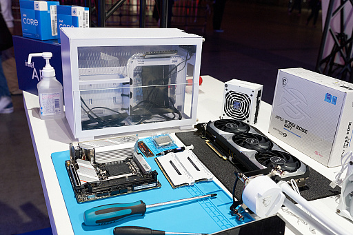 画像ギャラリー No.037のサムネイル画像 / DreamHack Japan 2023のPC事情をチェック。すぐに遊びたい人向けのGALLERIA，こだわりたい人向けのカスタムPC相談を展開していたIntel