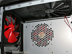 画像ギャラリー No.005のサムネイル画像 / Thermaltake,冷却能力の高さを謳うケースや“冷蔵庫式”CPU冷却装置を公開