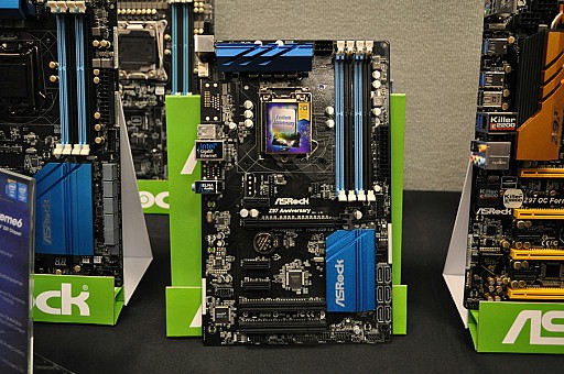 画像ギャラリー No.007のサムネイル画像 / ［COMPUTEX］ASRock，BMWデザインのゲーマー向けMini-ITXベアボーン「M8」のZ97モデルほか，DDR4スロットを搭載した未発表の「X99」搭載マザーを展示
