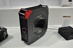 画像ギャラリー No.009のサムネイル画像 / ［COMPUTEX］ASRock，BMWデザインのゲーマー向けMini-ITXベアボーン「M8」のZ97モデルほか，DDR4スロットを搭載した未発表の「X99」搭載マザーを展示