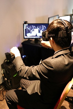 画像ギャラリー No.017のサムネイル画像 / Riftのマルチプレイデモからバーチャルお医者さんごっこまで。ソリッドレイ研究所による体験可能なインタラクティブ映像最前線