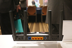 画像ギャラリー No.011のサムネイル画像 / TP-Link，10756Mbpsのスループットを実現したWi-Fi 6対応ゲーマー向け無線LANルーター「Archer AX11000」を国内発売