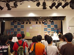 画像ギャラリー No.002のサムネイル画像 / 「プロ野球 ファミスタ オンライン 2010」公式大会が開催。アナウンサーの熱い実況が響く中，9月12日に西武ドームで対戦するファイナリストが決定