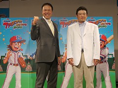 画像ギャラリー No.010のサムネイル画像 / 「プロ野球 ファミスタ オンライン 2010」公式大会が開催。アナウンサーの熱い実況が響く中，9月12日に西武ドームで対戦するファイナリストが決定