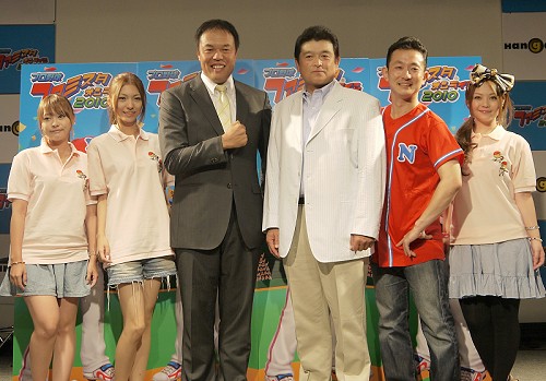 画像ギャラリー No.015のサムネイル画像 / 「プロ野球 ファミスタ オンライン 2010」公式大会が開催。アナウンサーの熱い実況が響く中，9月12日に西武ドームで対戦するファイナリストが決定