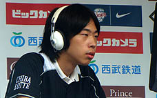 画像ギャラリー No.012のサムネイル画像 / 優勝者は始球式のマウンドに! 「プロ野球 ファミスタ オンライン 2010」全国トーナメント決勝戦が西武ドームで開催