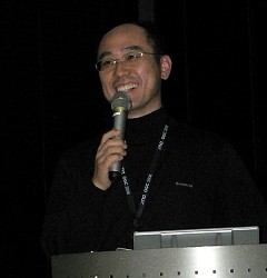 画像ギャラリー No.002のサムネイル画像 / ［OGC2008＃13］教育ツールとしての仮想世界。ソウル中央大学ウィ教授のSecond Lifeを使った授業とは