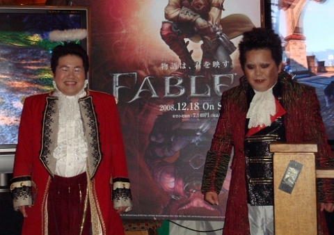 画像ギャラリー No.022のサムネイル画像 / ザ・たっちも幽体離脱ネタで祝福。Xbox 360「Fable II」完成記念イベントレポート