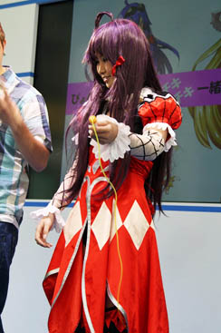 画像ギャラリー No.006のサムネイル画像 / 「ルーセントハート」「DIVINA」「Web 恋姫†夢想」のコスプレイヤーとドキドキのミニゲームを。「秋葉原PCゲームフェスタ」のガマニアステージをレポート