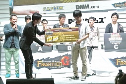 画像ギャラリー No.015のサムネイル画像 / ［TGS 2015］「MHF-G」チャンピオンシップトーナメントDMM杯が開催。さまざまな武器を使いこなす凄腕ハンター達がしのぎを削った