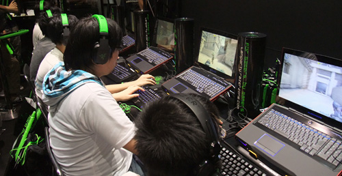 画像ギャラリー No.005のサムネイル画像 / ［TGS 2011］優勝はどのチームに？「Razer TGS Tournament」，AVA部門とSF部門の決勝戦をレポート