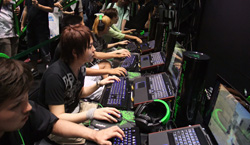 画像ギャラリー No.011のサムネイル画像 / ［TGS 2011］優勝はどのチームに？「Razer TGS Tournament」，AVA部門とSF部門の決勝戦をレポート