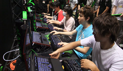 画像ギャラリー No.012のサムネイル画像 / ［TGS 2011］優勝はどのチームに？「Razer TGS Tournament」，AVA部門とSF部門の決勝戦をレポート