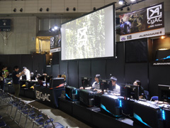 画像ギャラリー No.002のサムネイル画像 / ［TGS 2012］「Alliance of Valiant Arms」e-Sports 日本選手権 2012の決勝戦がCyACブースで開催。クラン「DeToNator」が爆破大会で初優勝
