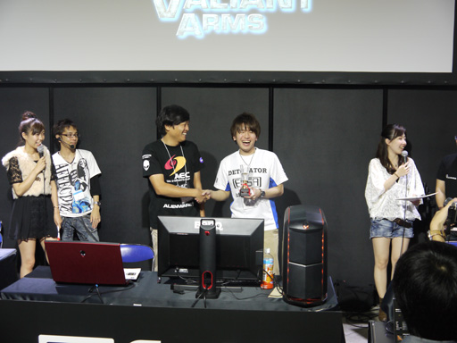 画像ギャラリー No.010のサムネイル画像 / ［TGS 2012］「Alliance of Valiant Arms」e-Sports 日本選手権 2012の決勝戦がCyACブースで開催。クラン「DeToNator」が爆破大会で初優勝