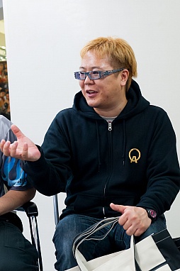 画像ギャラリー No.025のサムネイル画像 / 「Alliance of Valiant Arms」日本代表のDeToNatorと，ボクシング世界チャンピオンの佐藤洋太選手の座談会が実現。世界の頂点を目指す心構えとは