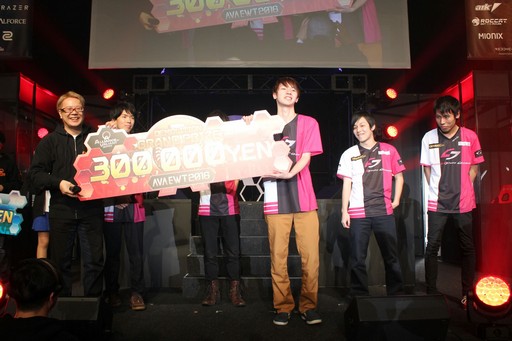 画像ギャラリー No.044のサムネイル画像 / AVAの新作スマホアプリ「AIMS」も発表された「AVAれ祭2016 -横浜の陣-」をレポート。AWC2016やAVAEWT2016決勝戦の勝敗の行方は？