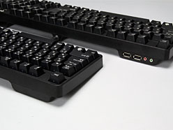 画像ギャラリー No.011のサムネイル画像 / 「SteelSeries 6Gv2」レビュー。安価になった全キー同時押し対応メカニカルキーボードを吟味する