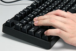 画像ギャラリー No.019のサムネイル画像 / 「SteelSeries 6Gv2」レビュー。安価になった全キー同時押し対応メカニカルキーボードを吟味する