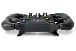 画像ギャラリー No.005のサムネイル画像 / SteelSeries，台座もペダルもないPC用ステアリングコントローラを発売。オンラインレースゲーム「Simraceway」とコラボ