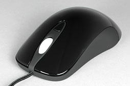 画像ギャラリー No.002のサムネイル画像 / 「SteelSeries Kinzu v2 Pro Edition」レビュー。センサーとボタンを改善して再登場したKinzuは選択肢となるか