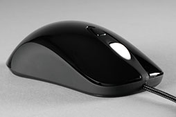 画像ギャラリー No.003のサムネイル画像 / 「SteelSeries Kinzu v2 Pro Edition」レビュー。センサーとボタンを改善して再登場したKinzuは選択肢となるか