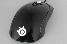 画像ギャラリー No.007のサムネイル画像 / 「SteelSeries Kinzu v2 Pro Edition」レビュー。センサーとボタンを改善して再登場したKinzuは選択肢となるか