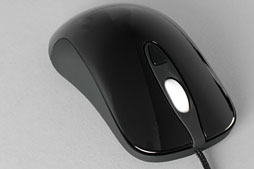 画像ギャラリー No.009のサムネイル画像 / 「SteelSeries Kinzu v2 Pro Edition」レビュー。センサーとボタンを改善して再登場したKinzuは選択肢となるか