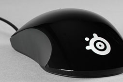 画像ギャラリー No.029のサムネイル画像 / 「SteelSeries Kinzu v2 Pro Edition」レビュー。センサーとボタンを改善して再登場したKinzuは選択肢となるか