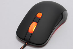 画像ギャラリー No.034のサムネイル画像 / 「SteelSeries Kana」レビュー。サイドボタンのある小型マウスを探しているなら検討に値する