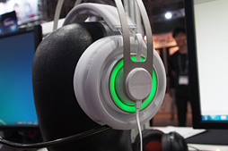 画像ギャラリー No.006のサムネイル画像 / ［TGS 2013］SteelSeries，本当に久々のシリーズ完全新作。今秋発売予定のヘッドセット「Siberia Elite」と「9H」をまじまじとチェックしてみた