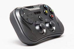 画像ギャラリー No.002のサムネイル画像 / iPhone&iPad専用のワイヤレスゲームパッド「SteelSeries Stratus」レビュー。これはデキがいい